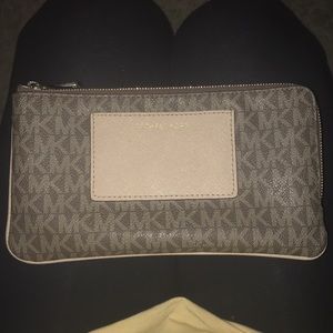 Micheal Kors wallet
